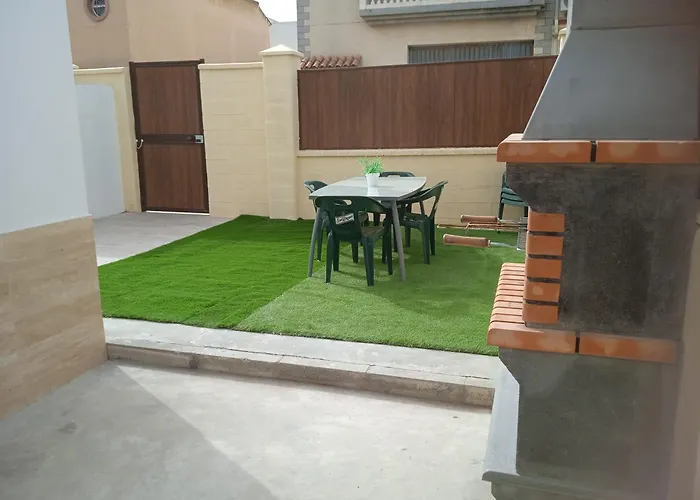 Casa En Jerez Con Patio Cerca De La Playa Y De La Sierra Holiday home Jerez de la Frontera