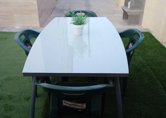 Casa En Jerez Con Patio Cerca De La Playa Y De La Sierra Jerez de la Frontera