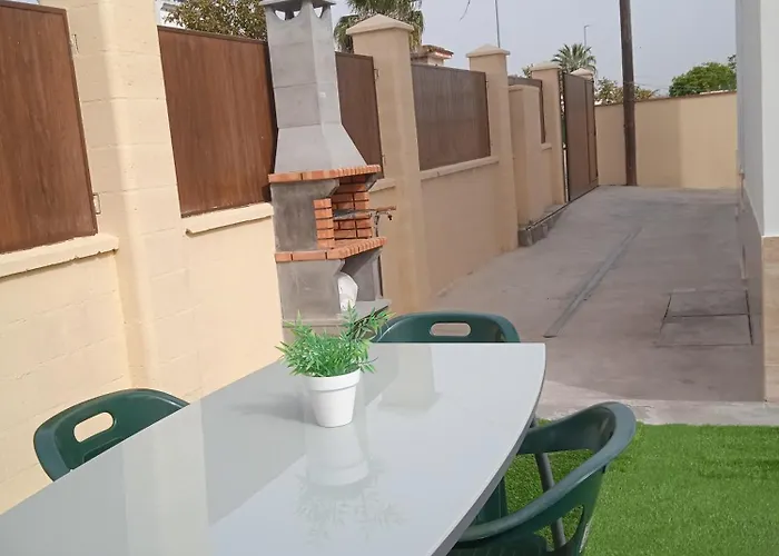 Casa En Jerez Con Patio Cerca De La Playa Y De La Sierra