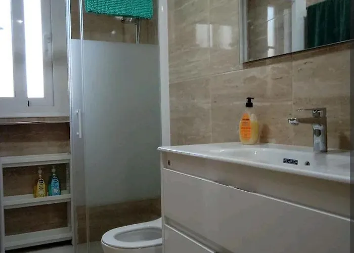 Casa En Jerez Con Patio Cerca De La Playa Y De La Sierra *