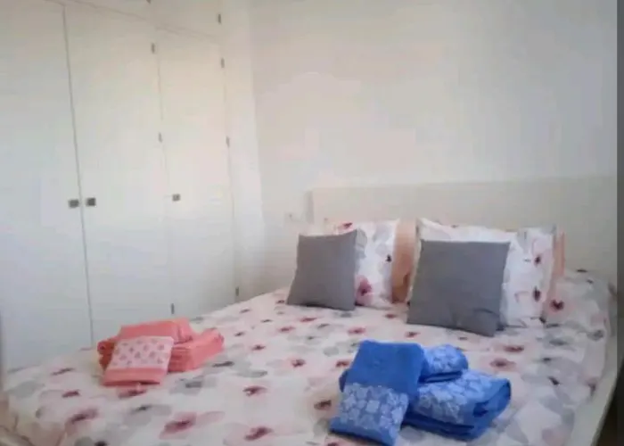 Casa En Jerez Con Patio Cerca De La Playa Y De La Sierra *