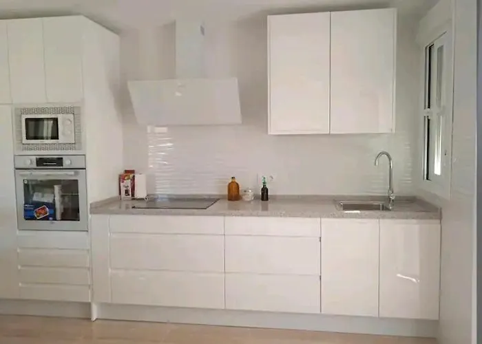 Casa En Jerez Con Patio Cerca De La Playa Y De La Sierra * Jerez de la Frontera