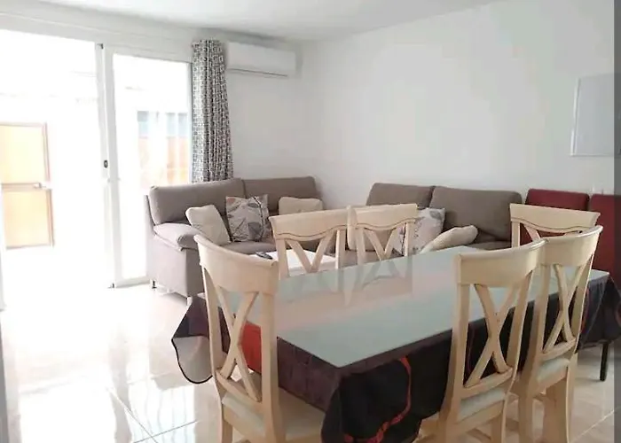 Casa En Jerez Con Patio Cerca De La Playa Y De La Sierra Holiday home Jerez de la Frontera