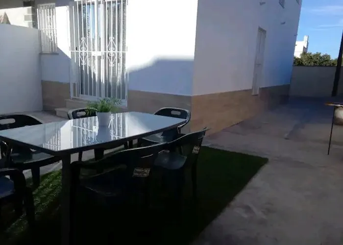 Casa En Jerez Con Patio Cerca De La Playa Y De La Sierra * Jerez de la Frontera